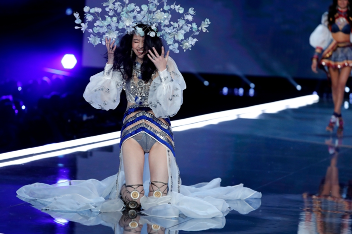 Victoria's Secret gala stumbles across the line in China