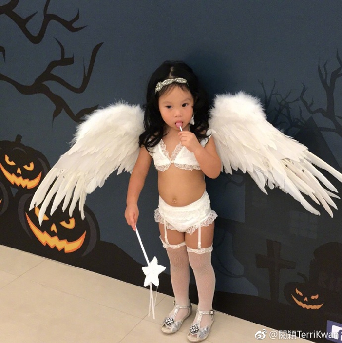 Is it ok? Mum dressed toddler daughter as Victoria's Secret underwear model
