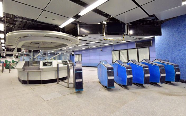 黃埔站採用藍色主調。