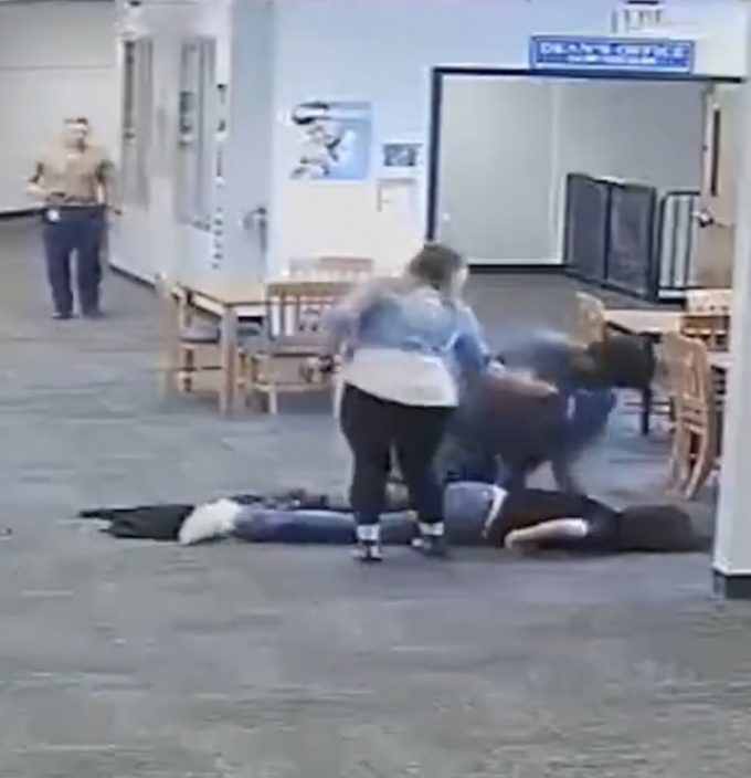美17歲高中生不滿Switch被沒收 撞倒老師揮拳狂毆致昏迷