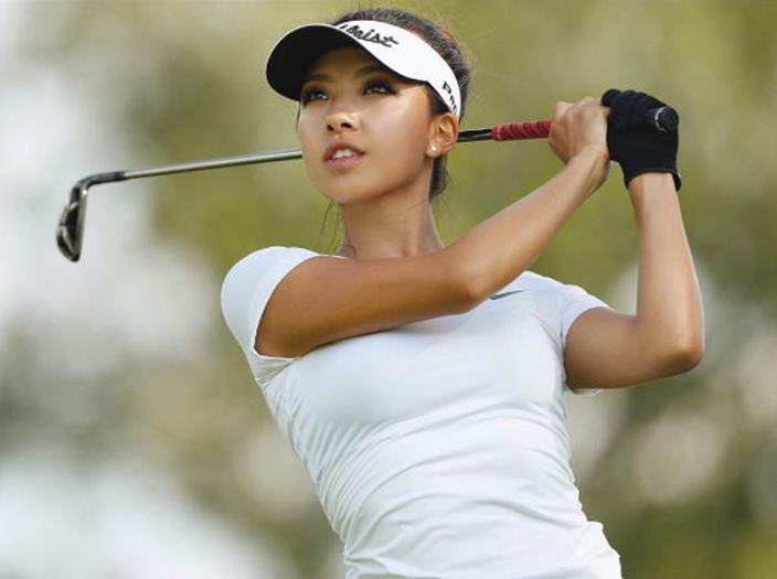 Golf goddess Lily He enjoys both golf talents and beauty | FunFeed