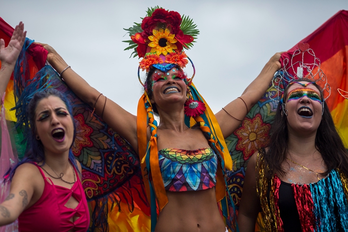 Thousands Celebrate In Rios Gay Pride Parade On Copacabana News