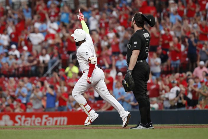 Yadier Molina wore awesome Mother's Day chest protector