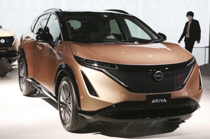 nissan-rolls-out-new-electric-crossover-aims-to-boost-image-news