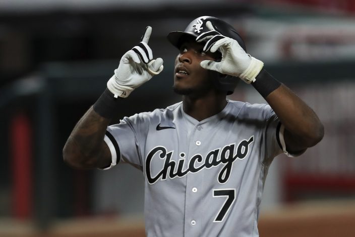 Chicago White Sox's Billy Hamilton (0) and Tim Anderson (7