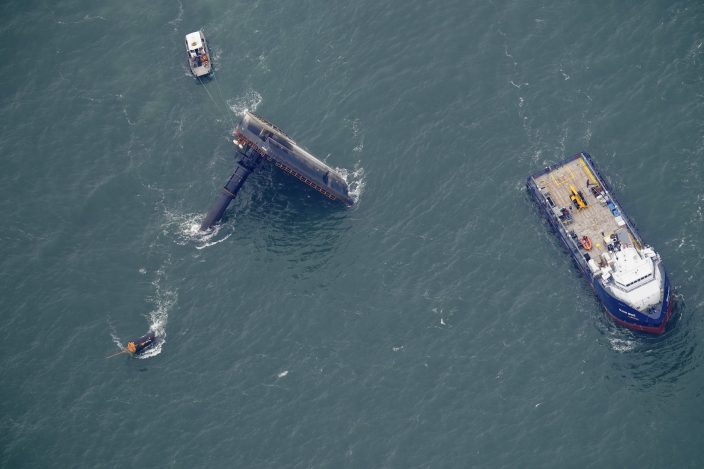 $25M suit blames energy, boat companies in fatal capsizing ...