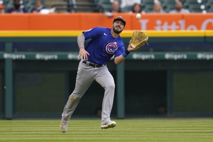 Hendricks takes shutout into 9th, Cubs beat Tigers 5-1