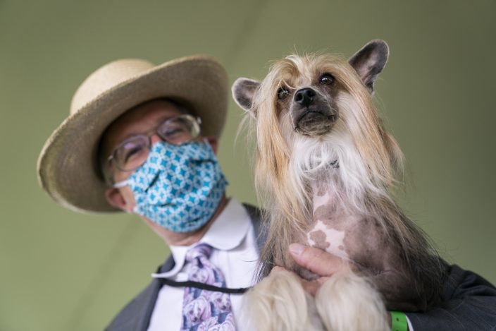 Barry Bonds: Home run king enters schnauzer in Westminster Dog Show