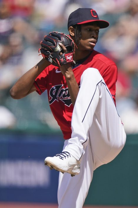 Abreu grounds out with bases loaded, Indians hold off Chisox