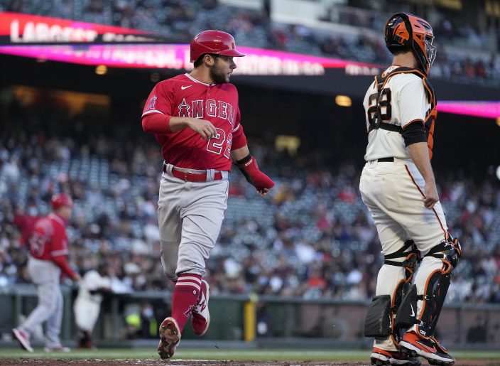 Giants catcher Joey Bart on concussion list after taking foul ball