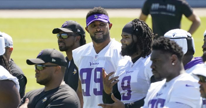 Everson Griffen leaving Vikings; Danielle Hunter restructures contract -  Bring Me The News