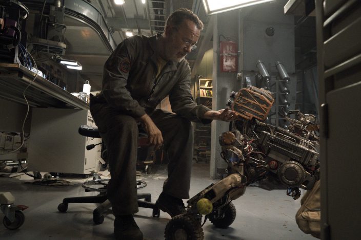 Review: Tom Hanks, a robot and a dog in ‘Finch’ | Entertainment