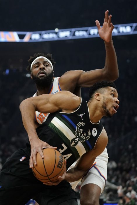 Giannis goes for 29 and 15 as Bucks blow out Knicks, 132-88