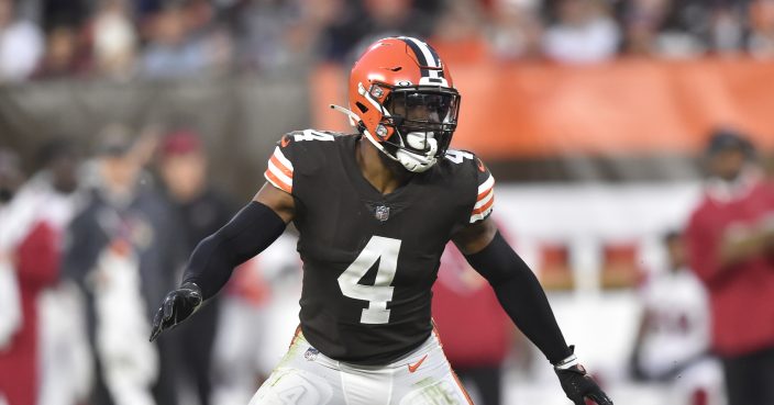 AP source: Browns swap linebackers with Pats, meeting Watson