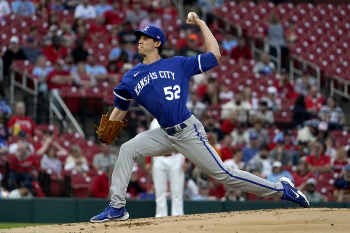 Cardinals score 4 in 9th, beat KC; Fowler, Flaherty sit out