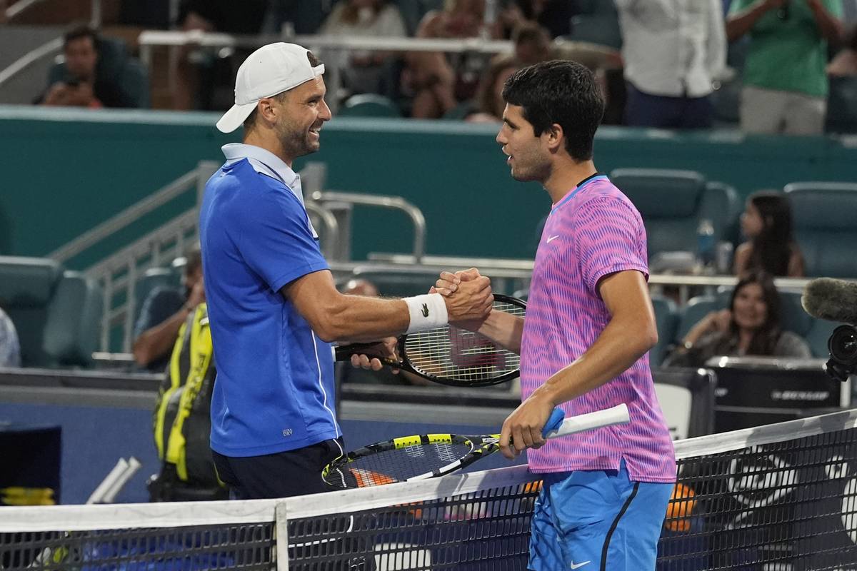 Grigor Dimitrov Ousts Top-seeded Carlos Alcaraz In The Miami Open ...