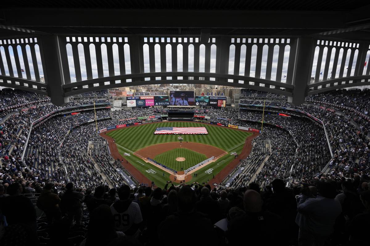 Blue Jays Beat Yankees 3-0 In New York Home Opener Behind Clement's ...