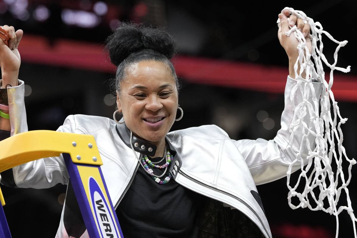 Perfect ending: South Carolina's Dawn Staley wins third national title ...